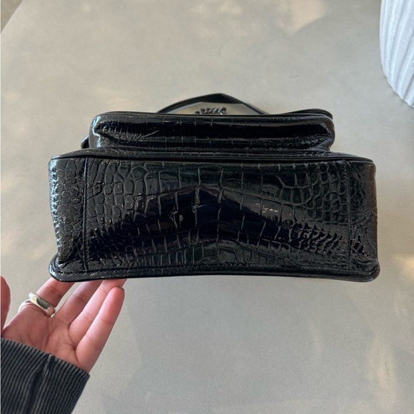 Yves Saint Laurent YSL Niki Chain Flap Bag Crocodile Embossed Patent in black - Picture 5 of 10